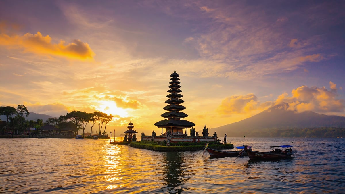 Bali vs. Phuket: The Complete UK Traveller's Guide to Choosing Your Asian Island Holiday