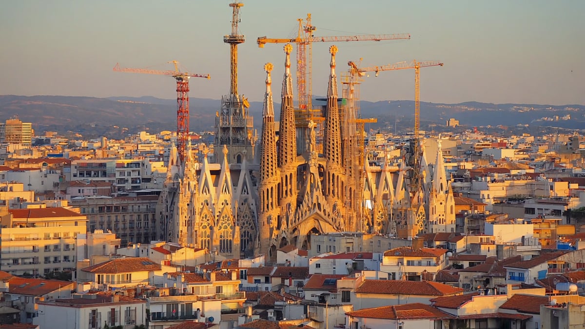 Barcelona Holiday Guide 2026: City Break Tips, Best Areas & UK Package Deals