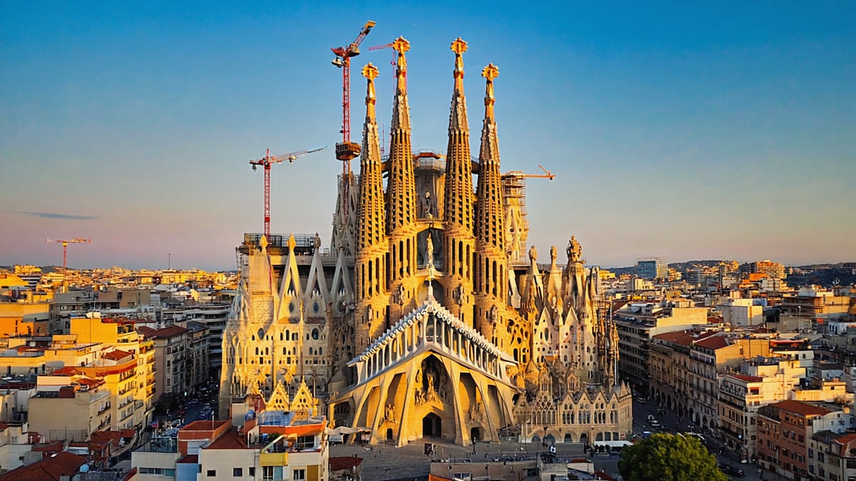 Barcelona Holidays: City Breaks & Beach Escapes from the UK