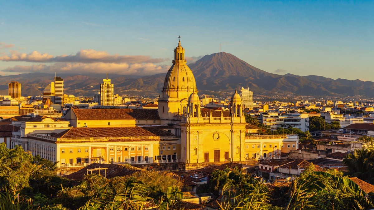 Costa del Sol Holiday Guide: Sun-Soaked Beaches, Tapas & UK Package Deals from Málaga