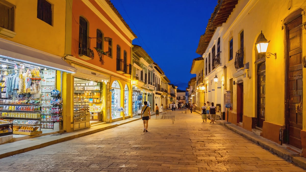 Costa Rica Holiday street life at dusk