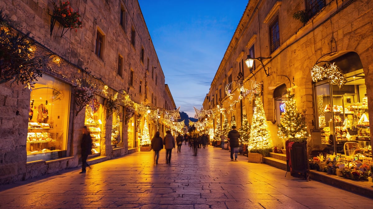 Dubrovnik Holiday street life at dusk