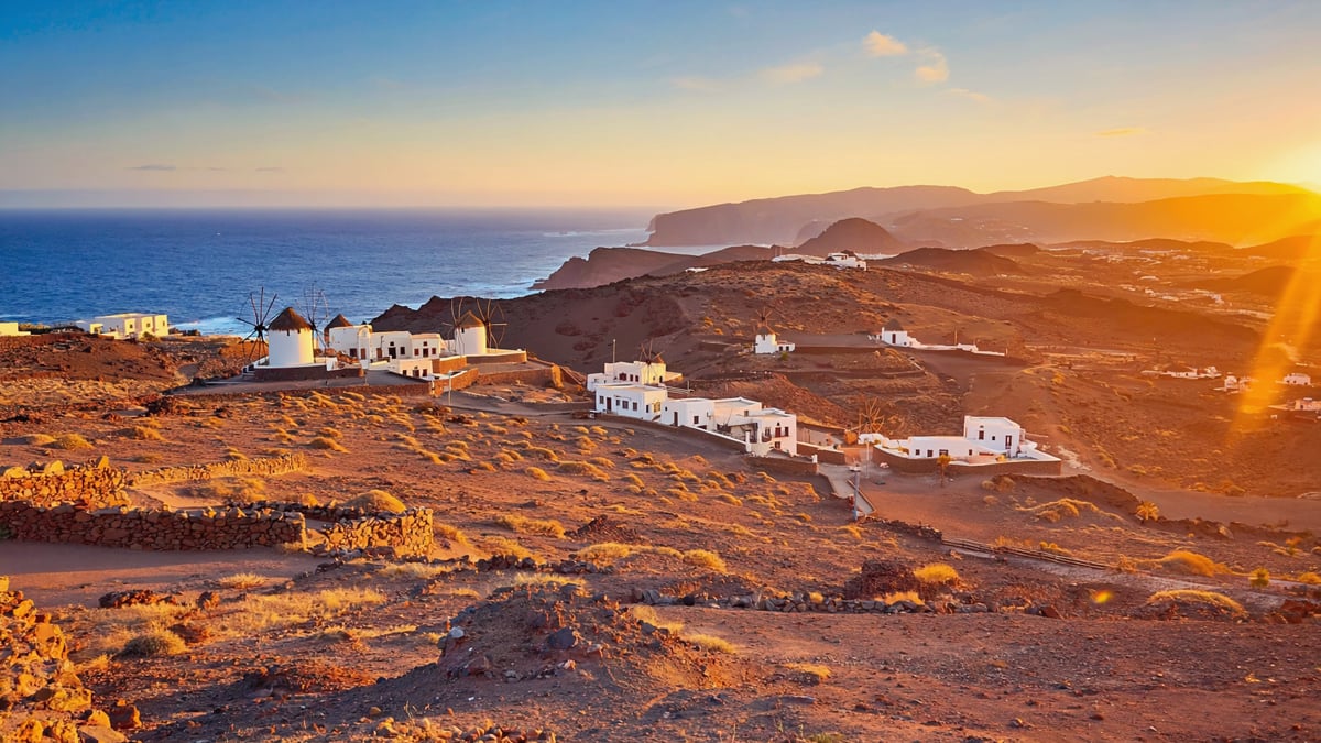 Fuerteventura Holiday Guide: Windsurfing, White Sand Beaches & Year-Round Sun from the UK