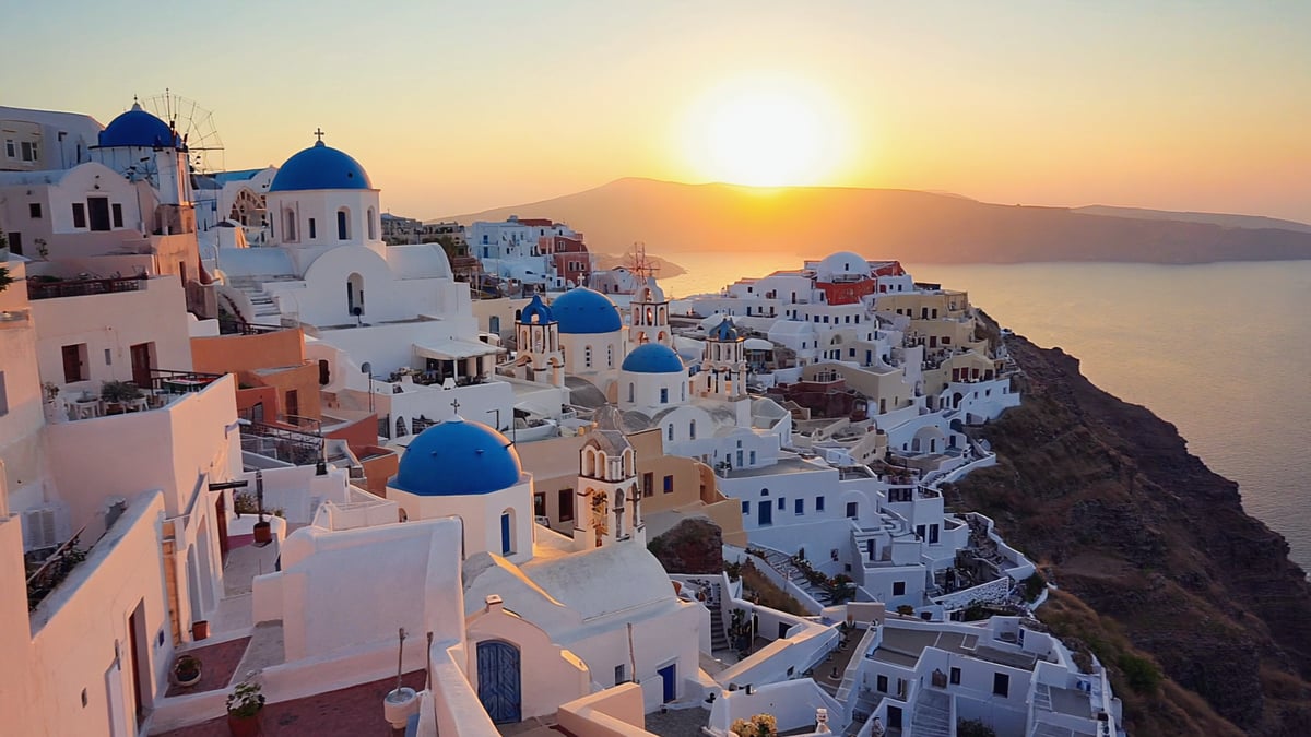 Honeymoon Destinations Compared: Bali, Mauritius, Maldives & Santorini for UK Couples