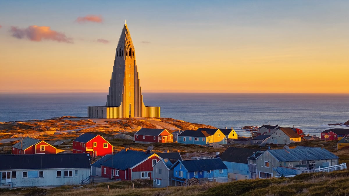 Iceland Holiday Guide 2026: Northern Lights, Geysers & Adventure for UK Travellers