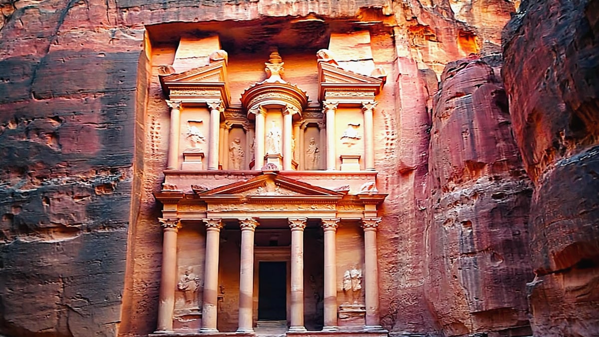 Jordan Holiday Guide: Petra, Wadi Rum Desert & the Dead Sea for UK Travellers