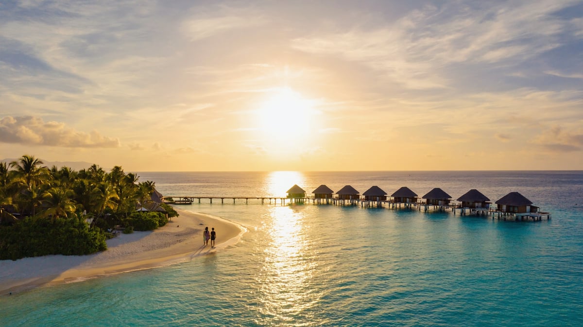Maldives Holiday Guide: Luxury Beach Escapes & Package Deals from the UK