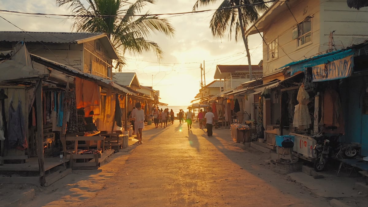 Maldives Honeymoon street life at dusk