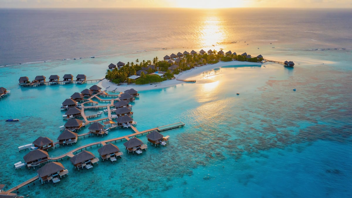 Complete Guide to Maldives Holidays: Resorts, Diving & Overwater Villas