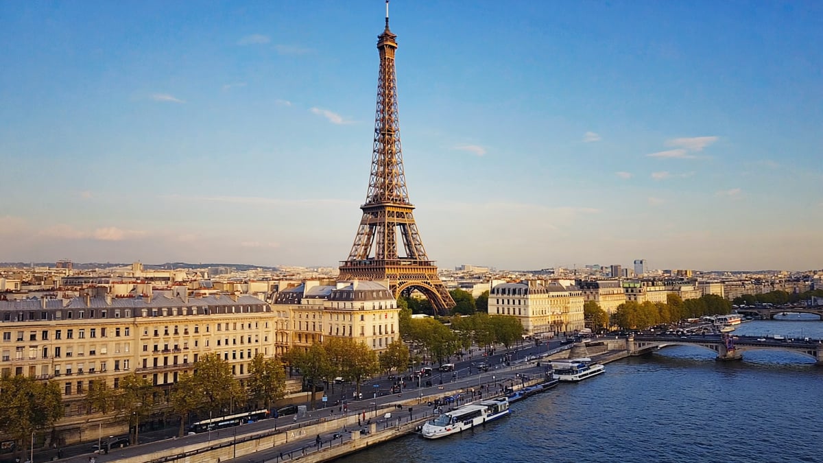 Paris Holiday Guide: Romance, Art & City Break Packages for UK Travellers