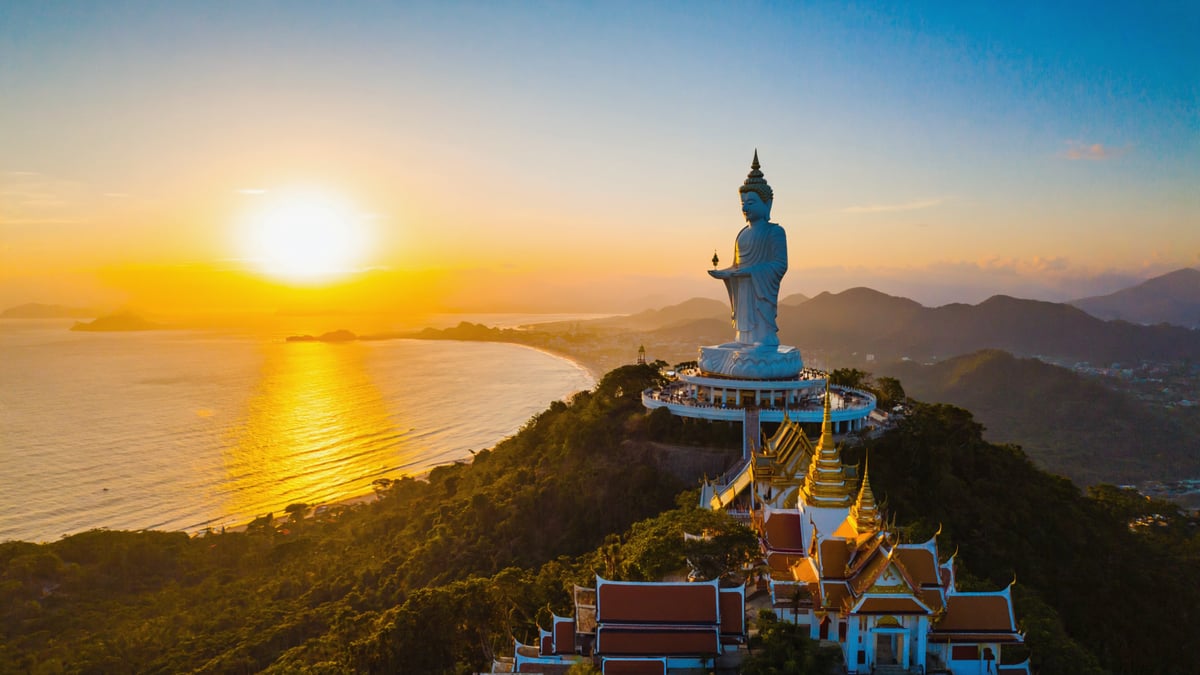 Phuket Holidays from the UK: Beaches, Costs & Twin-Centres