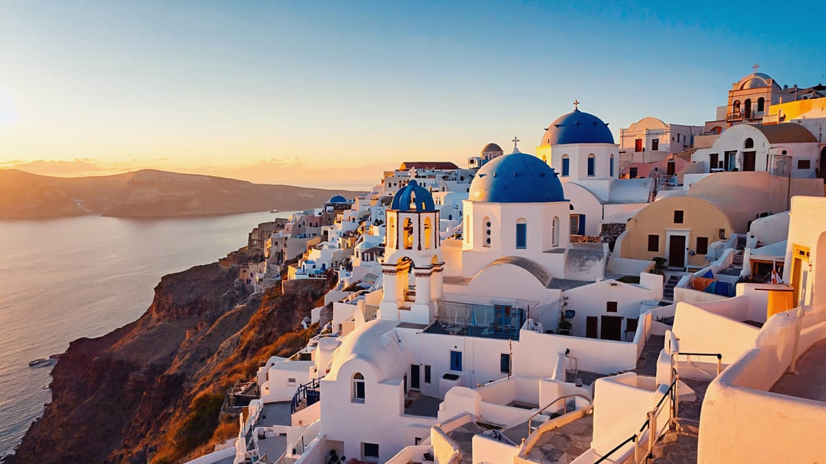 Santorini Holiday Guide 2026: Greece's Most Romantic Island for UK Travellers