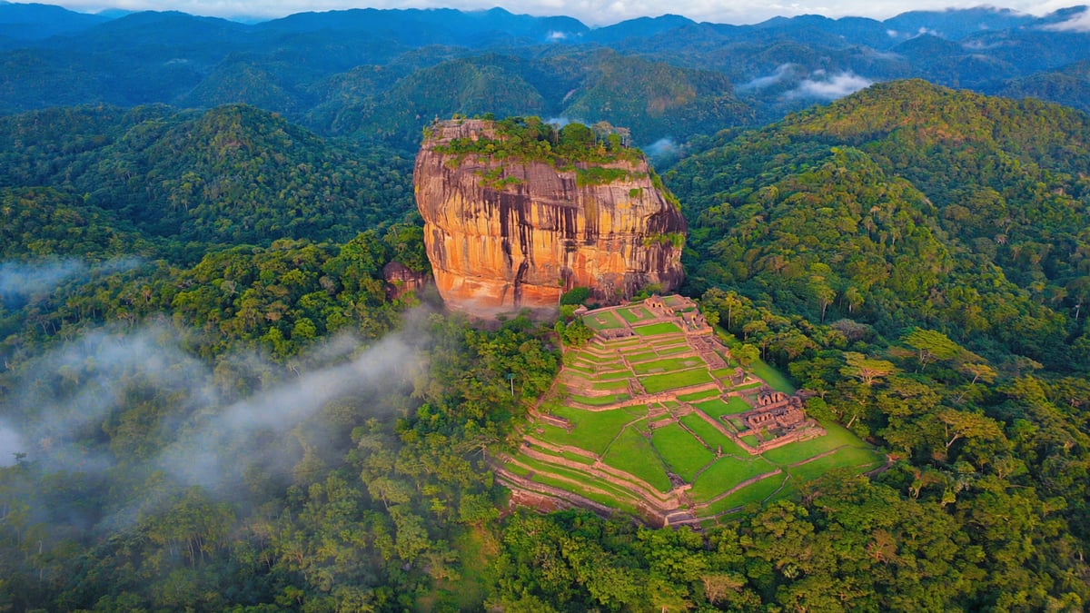 Sri Lanka Holiday Guide: Tea Plantations, Ancient Temples & Tropical Beaches
