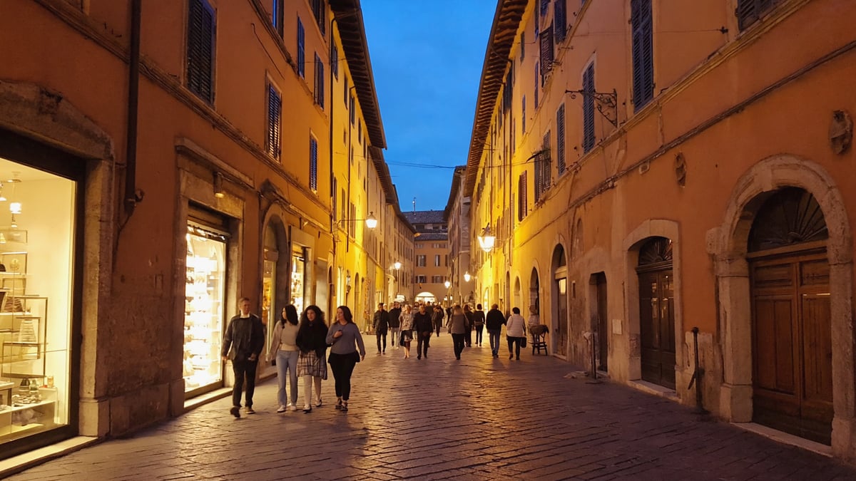 Tuscany Holiday street life at dusk